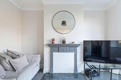 3 bed, 1 bath Semi-Detached in Sheffield - Photo 6