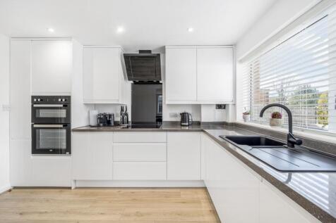 69 Cathedral Drive (Spalding)-17