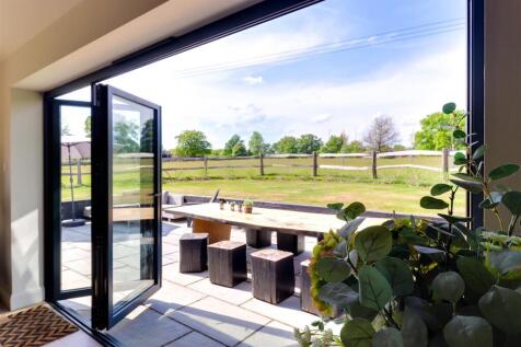 Patio 1.5.jpg