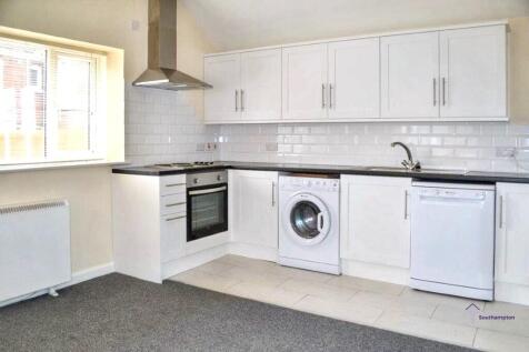 Modern 1-Bedroom Ground Floor Apartment | Private