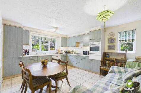 EweMove Estate Agents Basingstoke - Taylor Drive