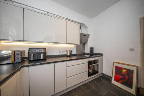 flat1ladycroftbr2...