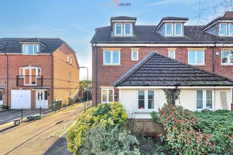 3 Bedroom Semi Detached for Rent
