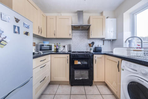 Deerfield Close, Buckingham, MK18 photo 3