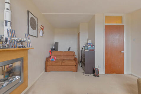 28 Blake House - ...