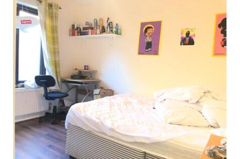 Crammond Close, Hammersmith, London photo 5