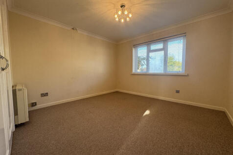 Flat 3, Durston House Durston Close, Street, Somerset photo 4