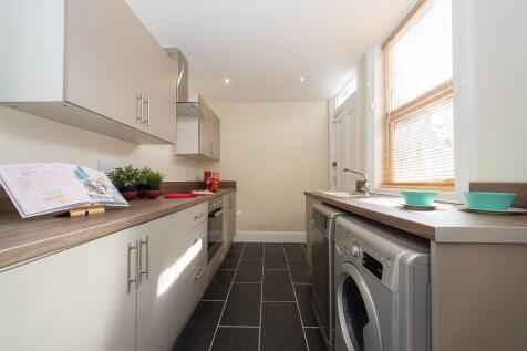4 Winston Gardens, Headingley, Leeds, LS6 3LA photo 3