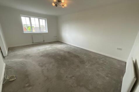 LIVING ROOM 17'7 x 12'2