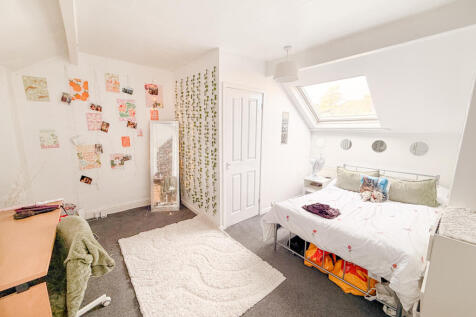 4-bed terraced on Pomona Street, Sheffield, £446/mo
