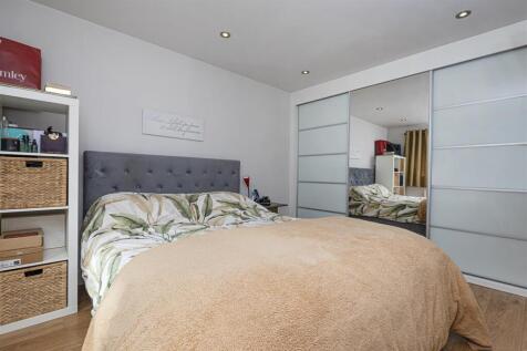 Bramleys Estate Agents - Oakfield Drive - Mirfield