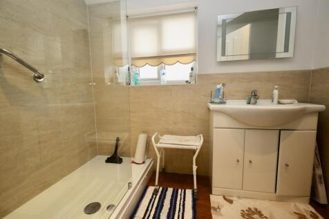 Family shower room