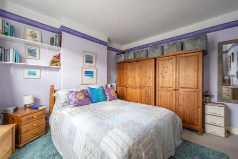 Whitehall Gardens, E4