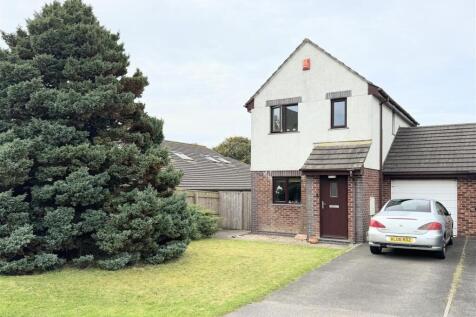 St Columb, TR9 - property photo
