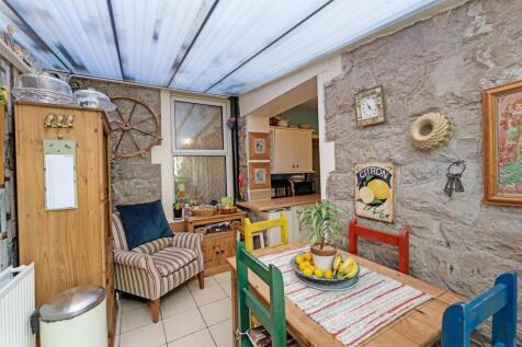 Breakfast Room 2.jpg