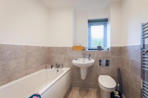 Family bathroom.jpg