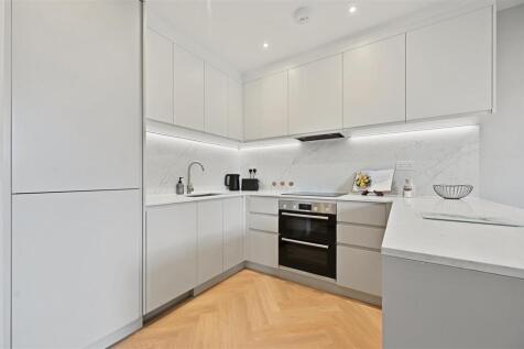 AR - Show Flat, 42 Lynton Road30 (1).JPG