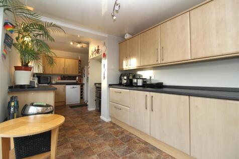 Breakfasting Kitchen