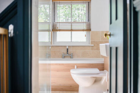 38-6823523ebc2f4-...