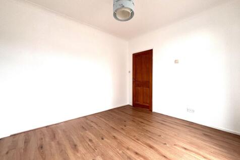 Merton Avenue, Swindon, Wiltshire photo 4