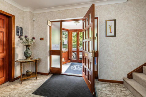 8 bed, 8 bath Detached in Leeds - Photo 5