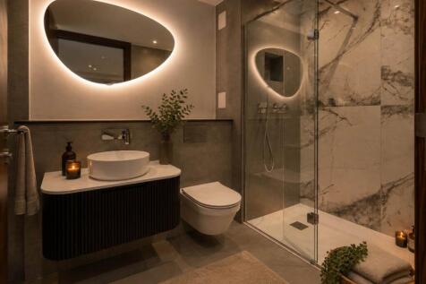 B2-08 Bathroom 2