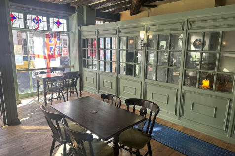 Divider to Black Cat