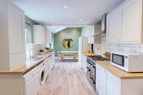 7-bed house on 42 Albert Grove NG7 1PA, £737/mo