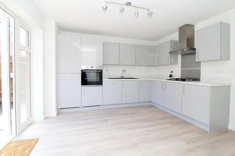 Rose Close, Eden Park, Rugby photo 5