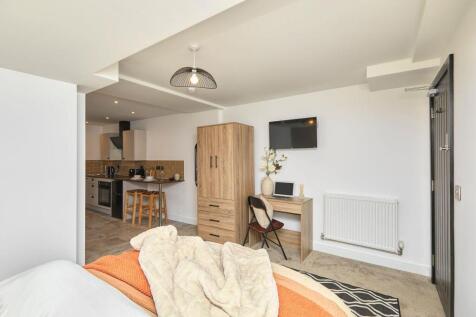 WhatsApp Image 2024-10-24 at 22.28.49 (2).jpeg