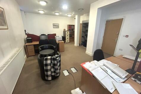 Office to rent Image 3