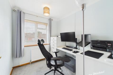 CAM02773G0-PR0349-STILL001