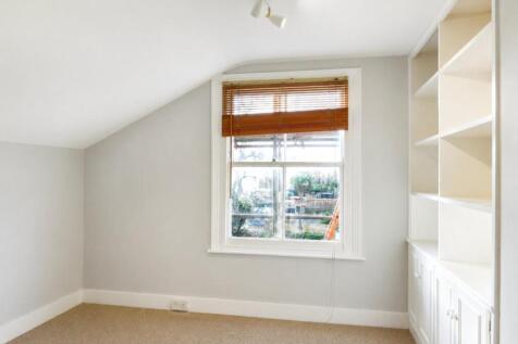 Living Room/Bedroom