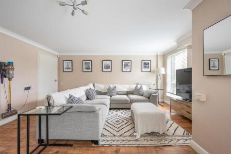 Connington Crescent E4