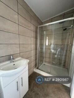 Larger Than Average Shower En-Suite