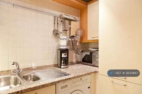 Kitchen - Dishwasher, Washer/Dryer, Microwave