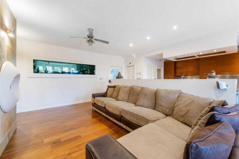 41 Oaklands Avenue, Isleworth TW7-12.jpg