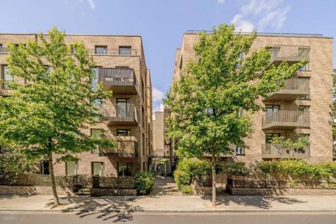 3 Bedroom Flat in W10 5QL