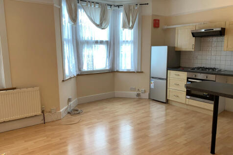 2 bed flat to rent Granville Road, Wood Green N22