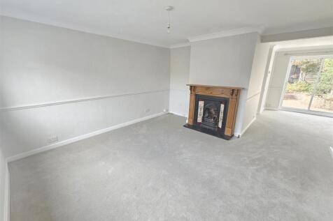 Avon Close, Addlestone photo 4