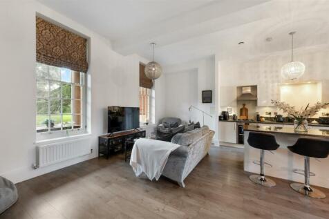 FRINTON COURT (16 FROM 24)-13.jpg