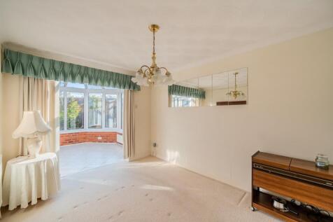 64 Cambria Close-21.jpg