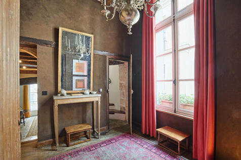 Entrance Apt 1