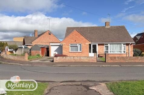 2 Bedroom Detached Bungalow for Sale in Taunton