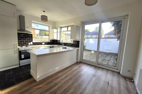 Thames Avenue, Perivale, Greenford, UB6 photo 4