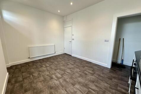 Saxifield Street, Burnley photo 4