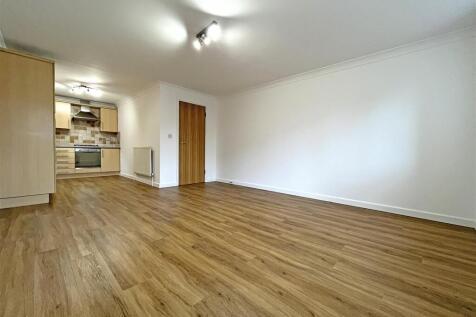 Elmhurst Court, St. Albans Road, Arnold, Nottingham photo 3