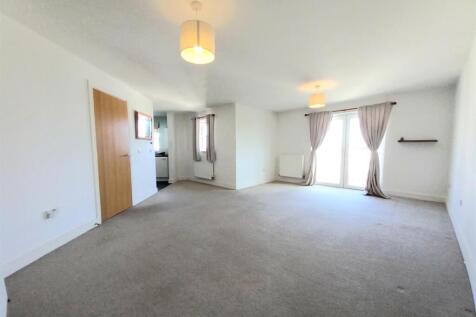 46 Union Close L. Room.jpg