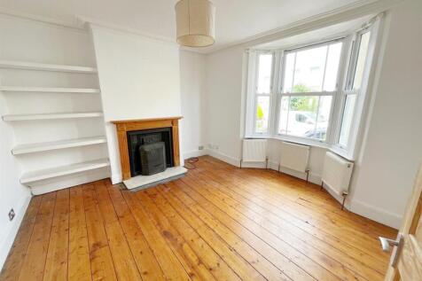 Reception room _ Bed 3.jpg