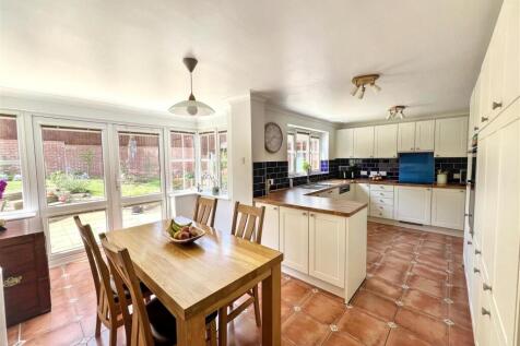 Lilly Hill, Olney photo 3